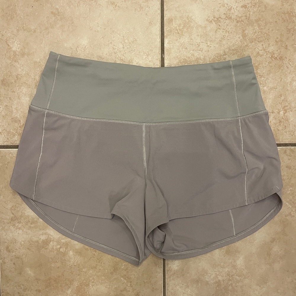 Lululemon Speed up short 2.5 high rise size 6
